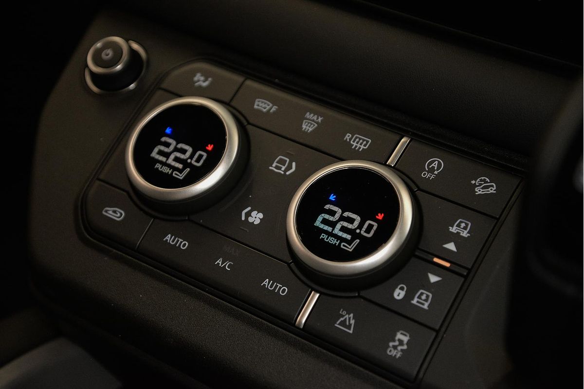 2025 Land Rover Defender 130 P500 V8 L663