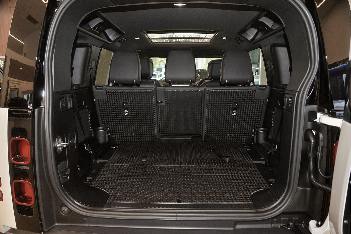 2025 Land Rover Defender 110 D350 X-Dynamic SE L663