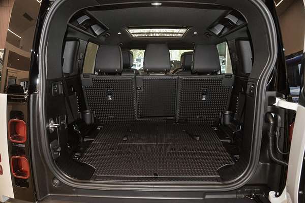 2025 Land Rover Defender 110 D350 X-Dynamic SE L663