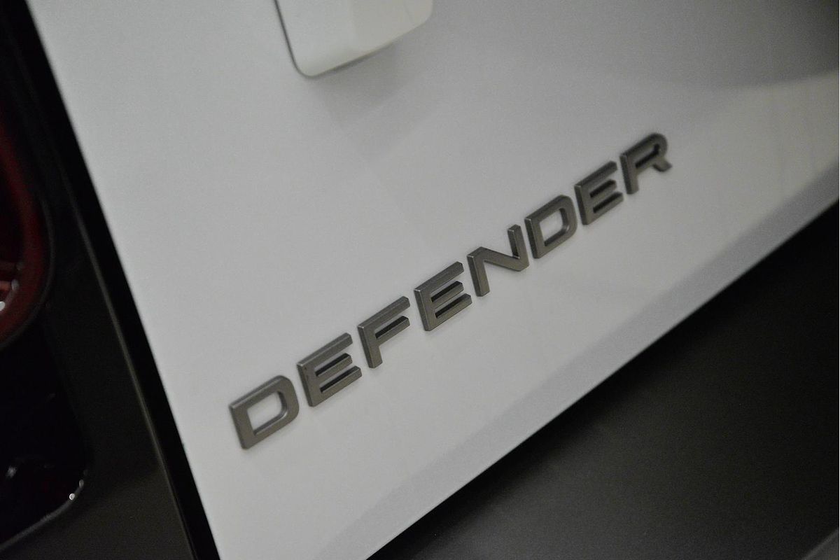 2025 Land Rover Defender 110 D350 X-Dynamic SE L663