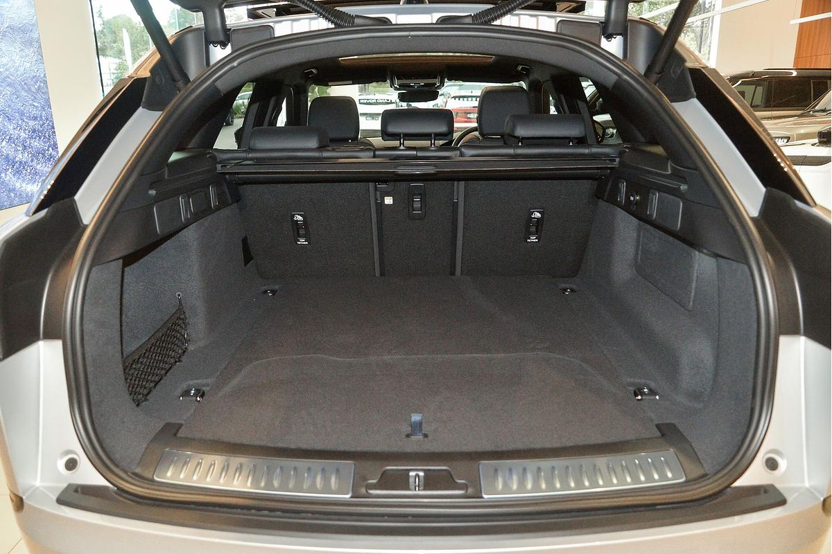 2024 Land Rover Range Rover Velar P250 Dynamic SE L560