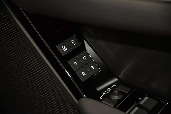2024 Land Rover Range Rover Velar P250 Dynamic SE L560
