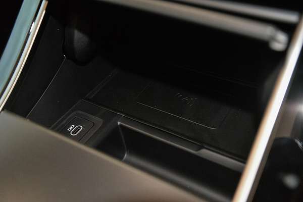 2024 Land Rover Range Rover Velar P250 Dynamic SE L560