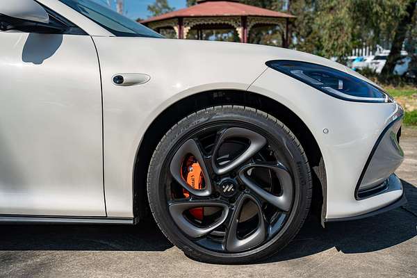 2025 MG IM5 Performance P12L