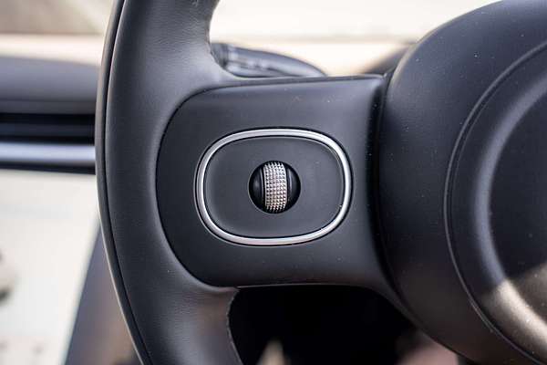 2025 MG IM5 Performance P12L