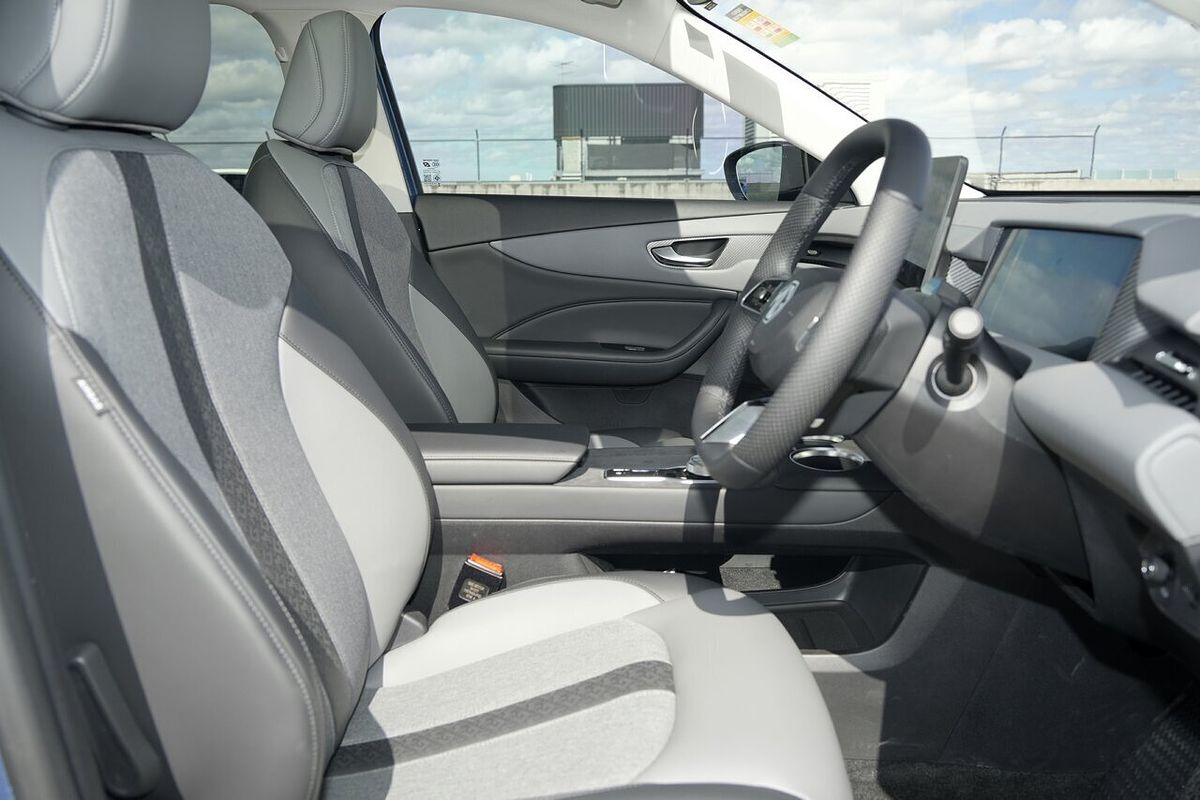 2025 MG MGS5 EV Essence 62 ZS3EM