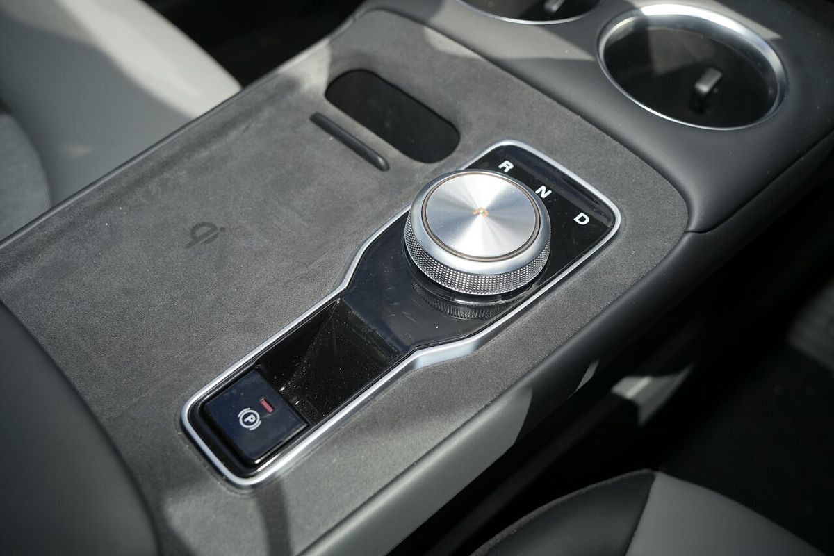 2025 MG MGS5 EV Essence 62 ZS3EM