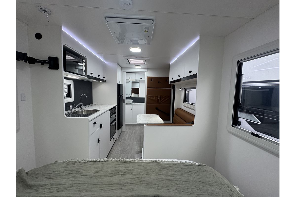 2025 Viscount V1 Couples Premium