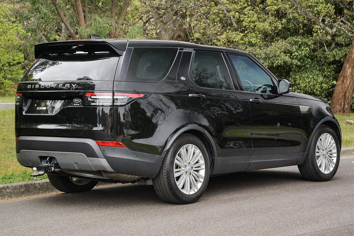 2020 Land Rover Discovery SD6 SE Series 5