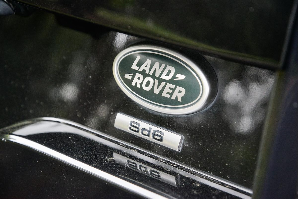 2020 Land Rover Discovery SD6 SE Series 5