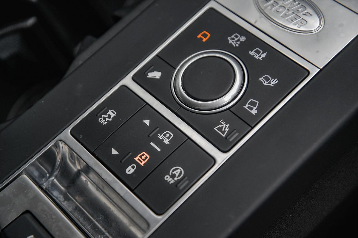 2020 Land Rover Discovery SD6 SE Series 5