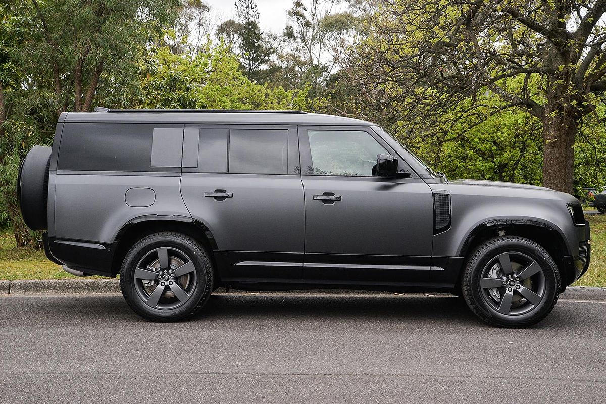 2025 Land Rover Defender 130 D350 X-Dynamic SE L663
