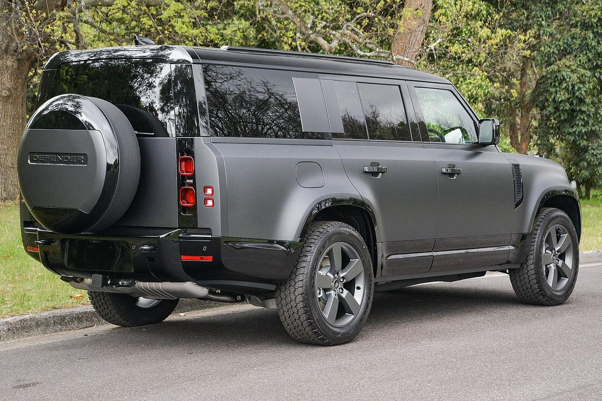 2025 Land Rover Defender 130 D350 X-Dynamic SE L663