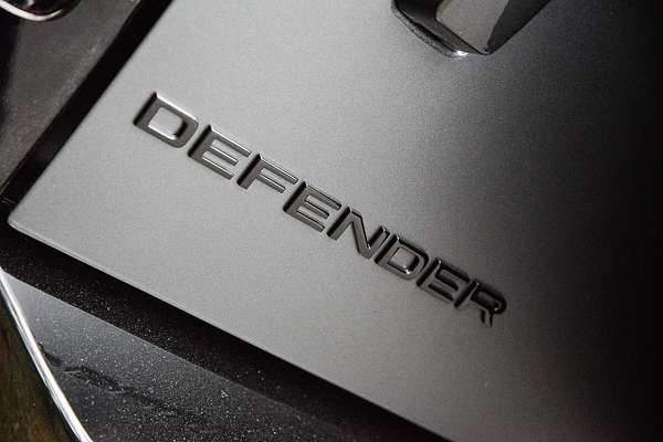 2025 Land Rover Defender 130 D350 X-Dynamic SE L663