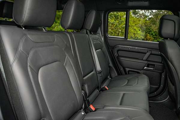 2025 Land Rover Defender 130 D350 X-Dynamic SE L663