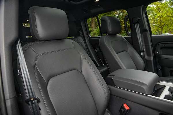 2025 Land Rover Defender 130 D350 X-Dynamic SE L663