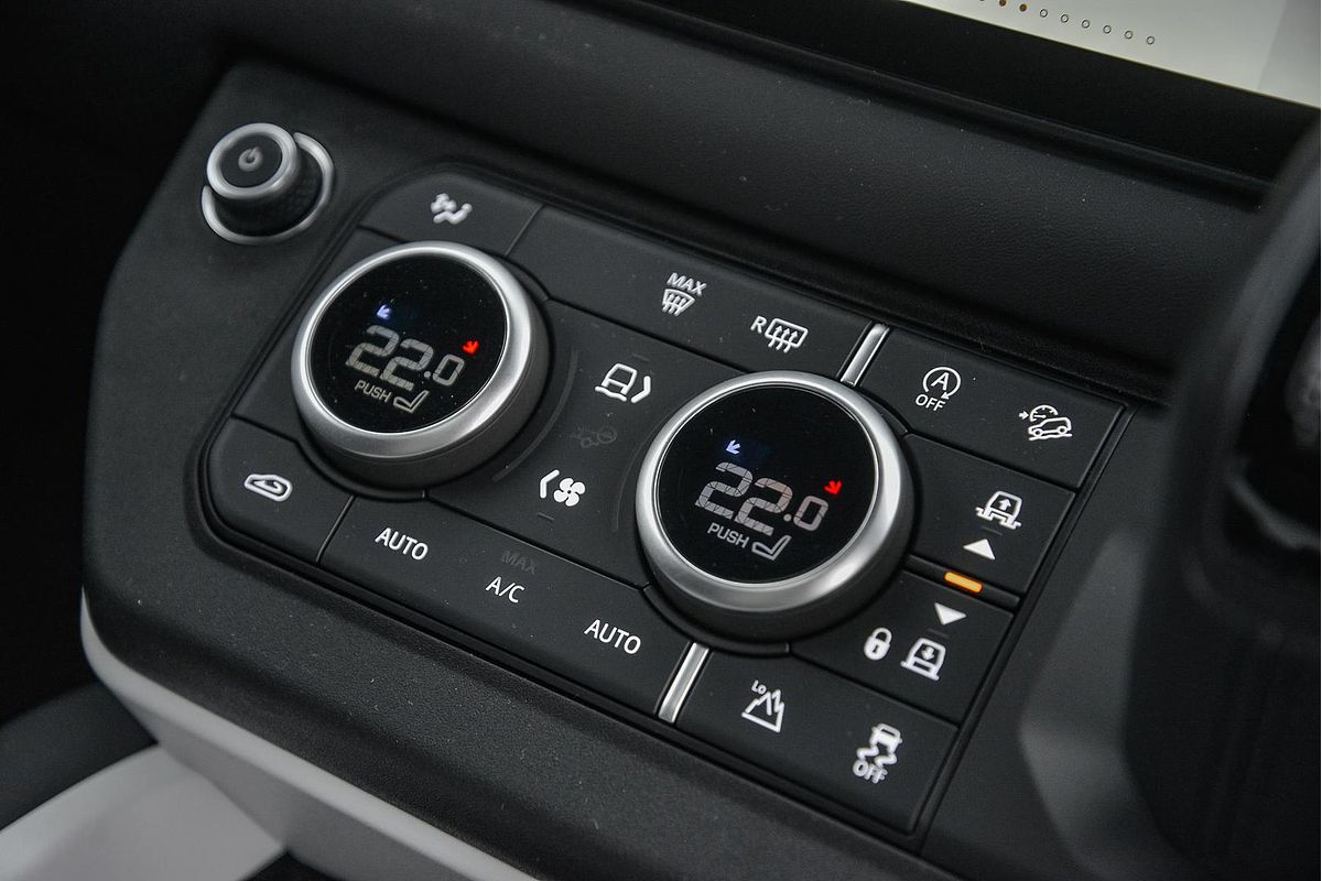 2025 Land Rover Defender 130 D350 X-Dynamic SE L663