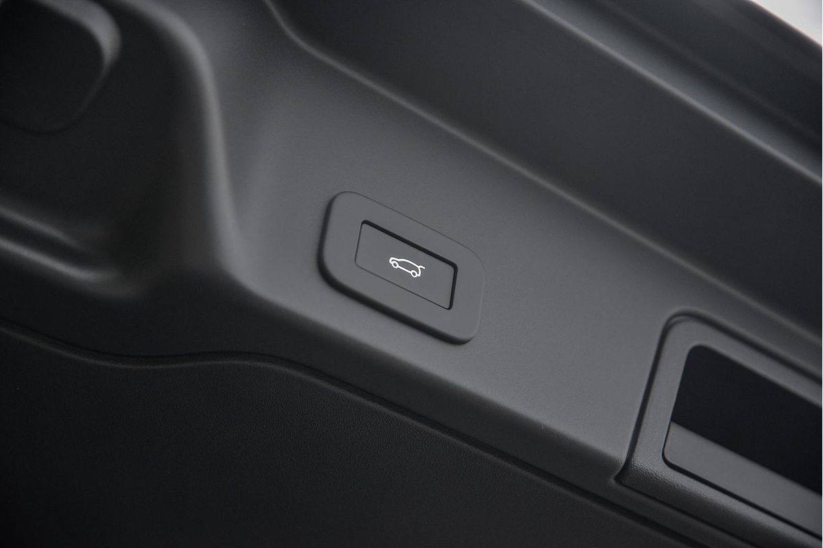 2025 Land Rover Range Rover Evoque P300e Autobiography L551