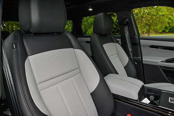 2025 Land Rover Range Rover Evoque P300e Autobiography L551
