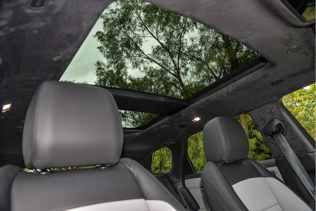 2025 Land Rover Range Rover Evoque P300e Autobiography L551