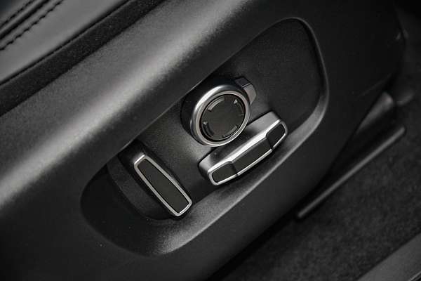 2025 Land Rover Range Rover Evoque P300e Autobiography L551