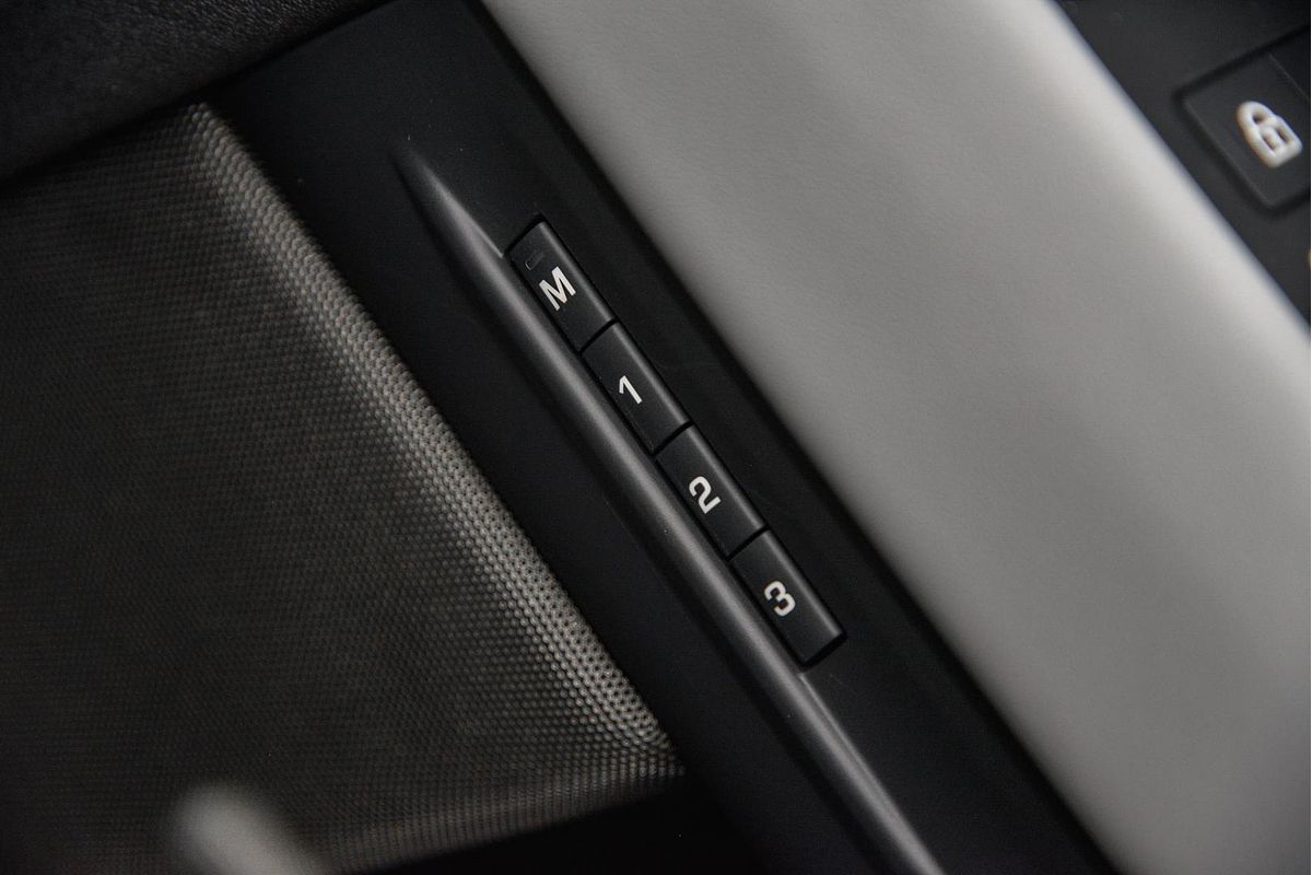 2025 Land Rover Range Rover Evoque P300e Autobiography L551