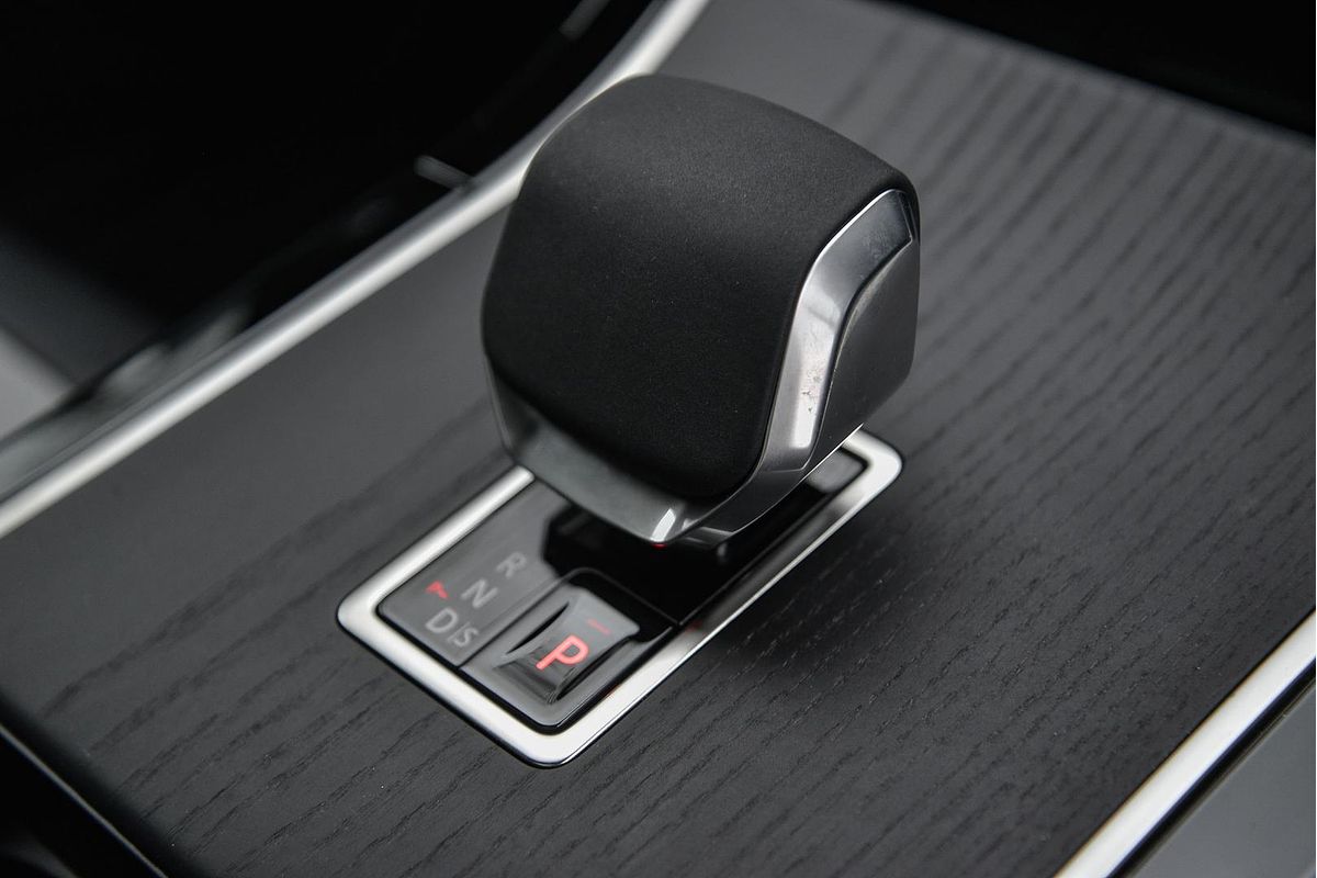 2025 Land Rover Range Rover Evoque P300e Autobiography L551
