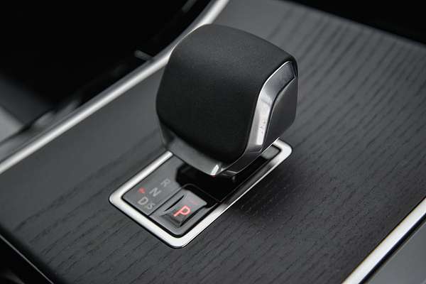 2025 Land Rover Range Rover Evoque P300e Autobiography L551