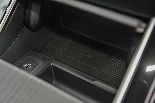 2025 Land Rover Range Rover Evoque P300e Autobiography L551