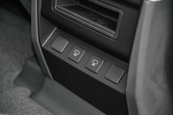 2025 Land Rover Defender 110 D350 X-Dynamic HSE L663