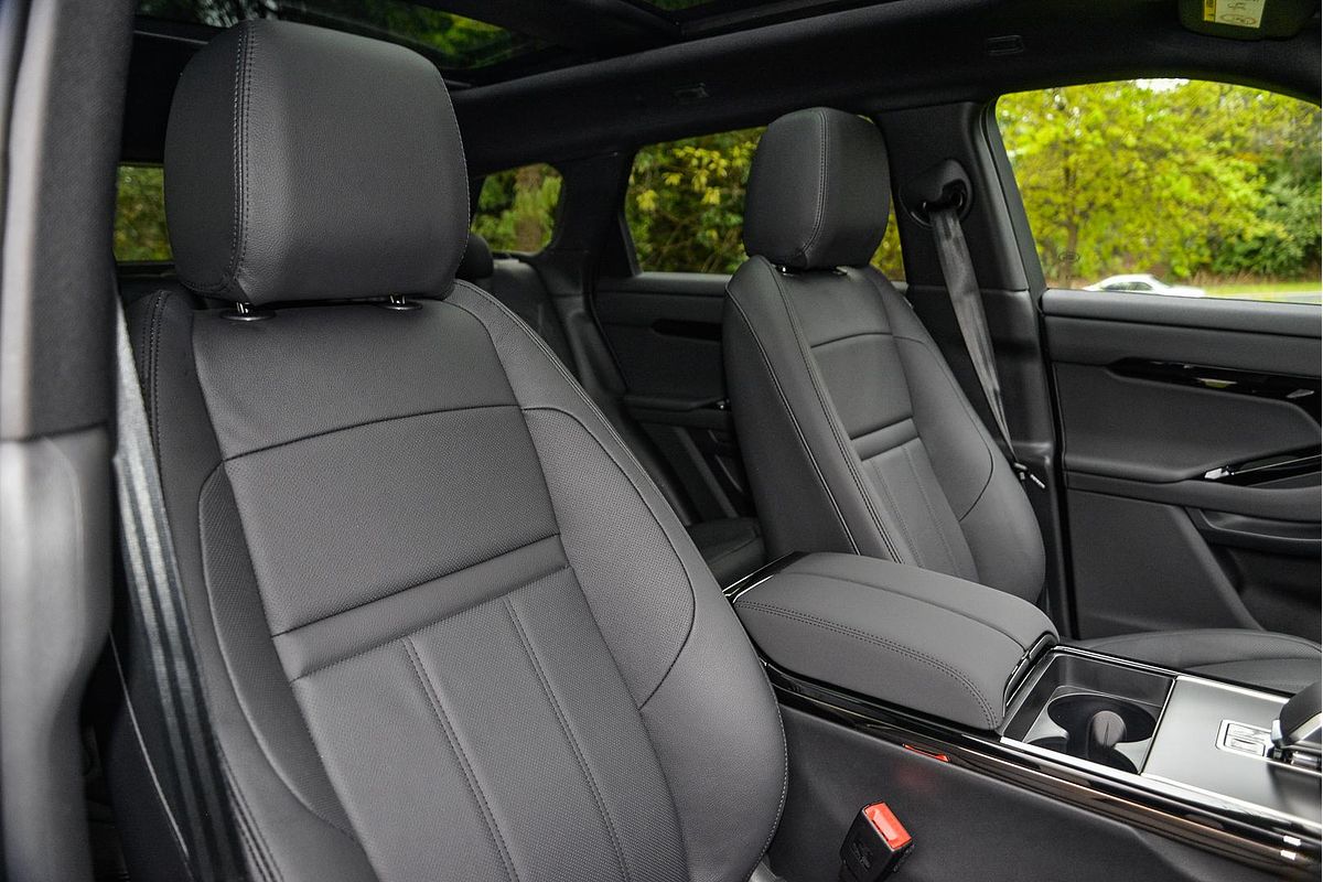 2025 Land Rover Range Rover Evoque P250 Dynamic SE L551