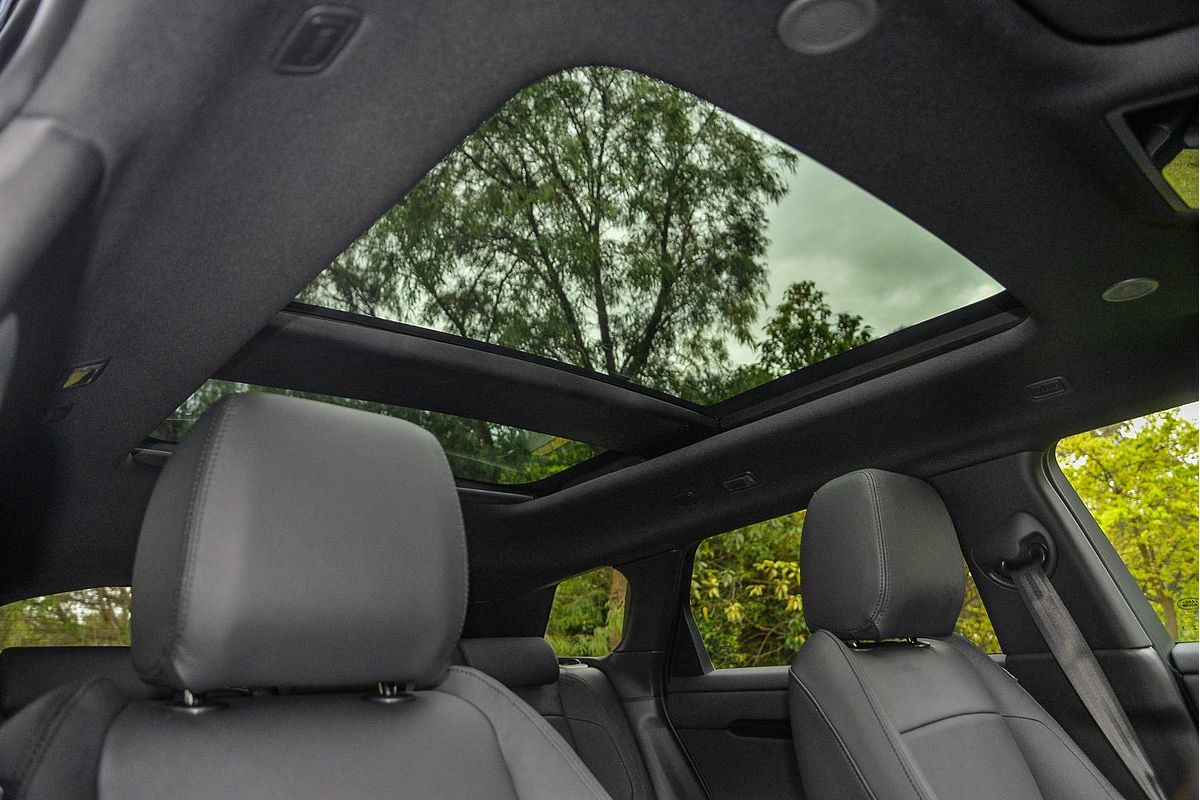 2025 Land Rover Range Rover Evoque P250 Dynamic SE L551
