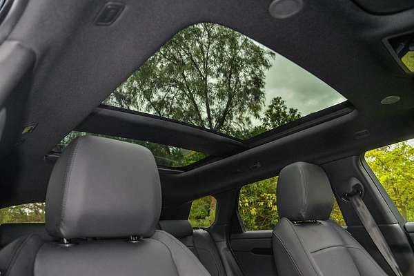2025 Land Rover Range Rover Evoque P250 Dynamic SE L551