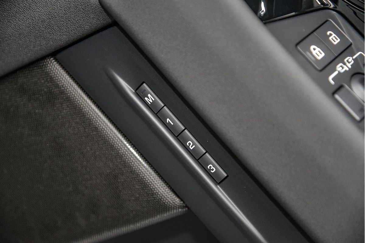 2025 Land Rover Range Rover Evoque P250 Dynamic SE L551