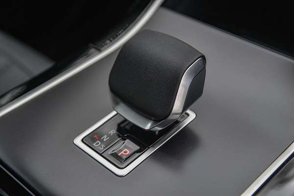 2025 Land Rover Range Rover Evoque P250 Dynamic SE L551