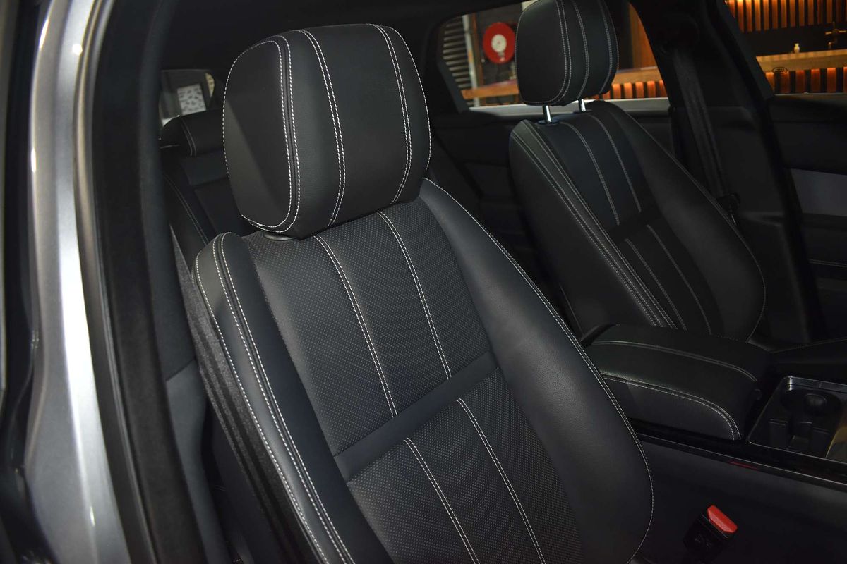 2021 Land Rover Range Rover Velar P250 R-Dynamic S L560