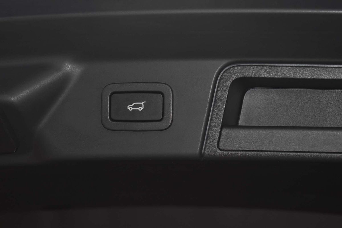 2021 Land Rover Range Rover Velar P250 R-Dynamic S L560