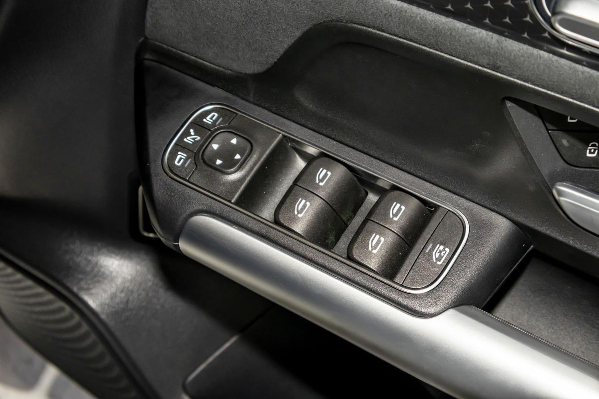 2025 Mercedes-Benz GLA-Class GLA200 H247