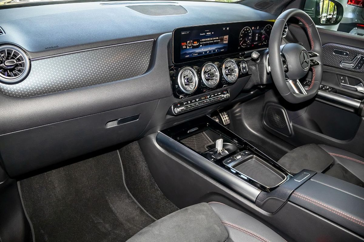 2025 Mercedes-Benz GLA-Class GLA200 H247