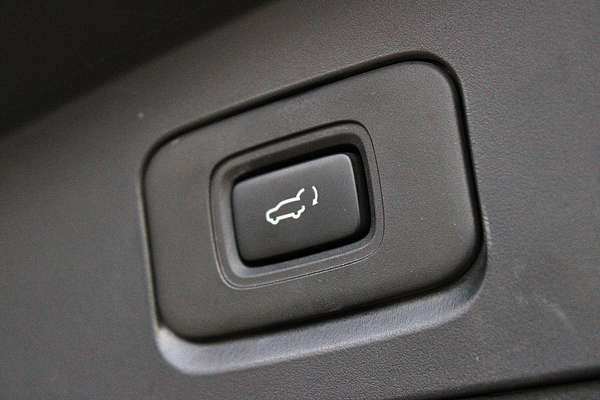 2023 Isuzu MU-X LS-U