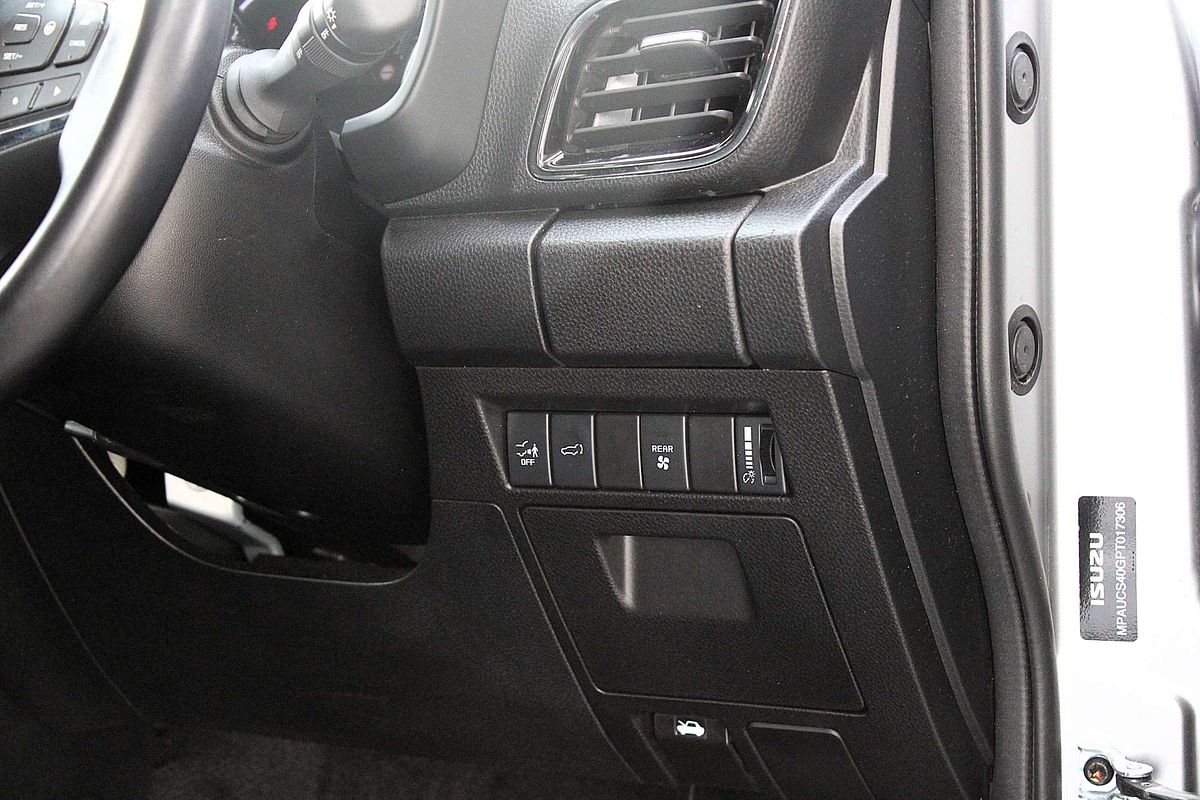 2023 Isuzu MU-X LS-U