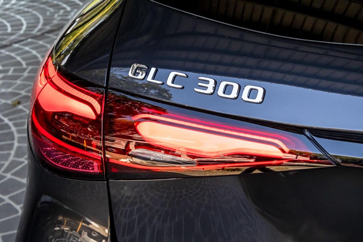 2025 Mercedes-Benz GLC-Class GLC300 X254