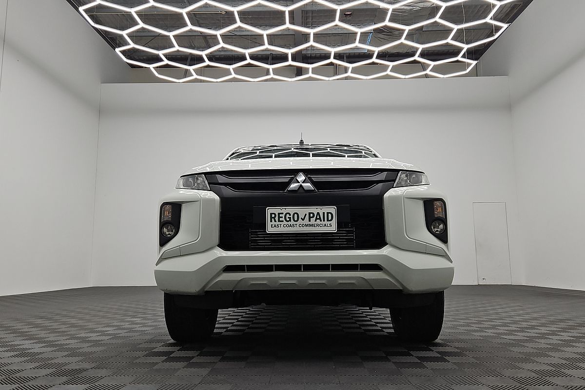 2022 Mitsubishi Triton GLX MR 4X4