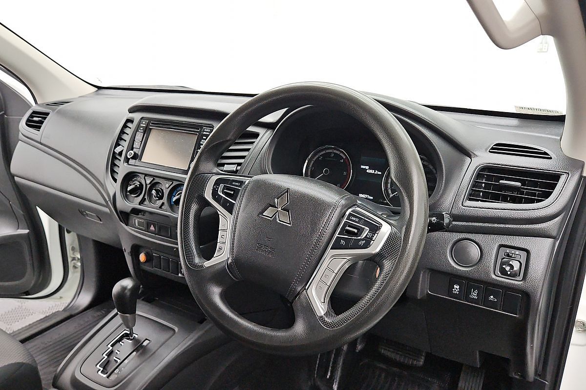 2022 Mitsubishi Triton GLX MR 4X4