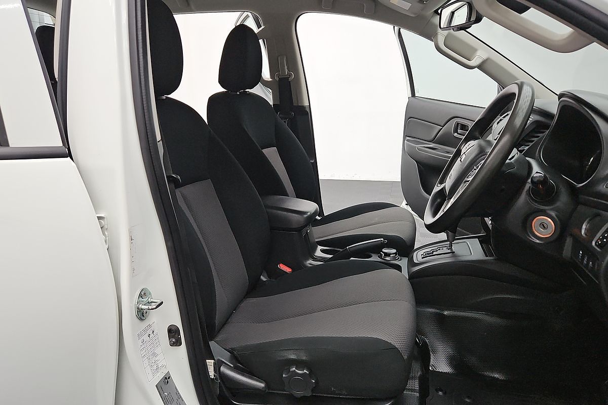 2022 Mitsubishi Triton GLX MR 4X4