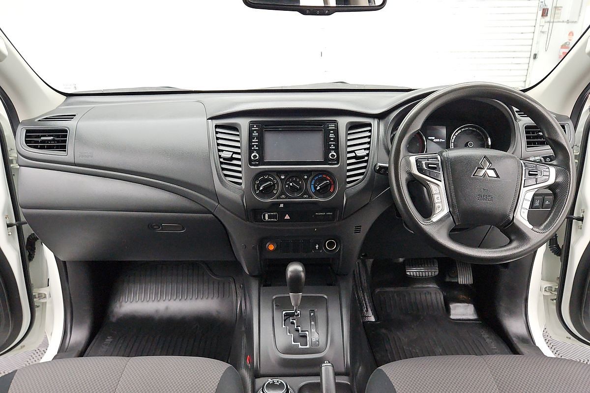 2022 Mitsubishi Triton GLX MR 4X4