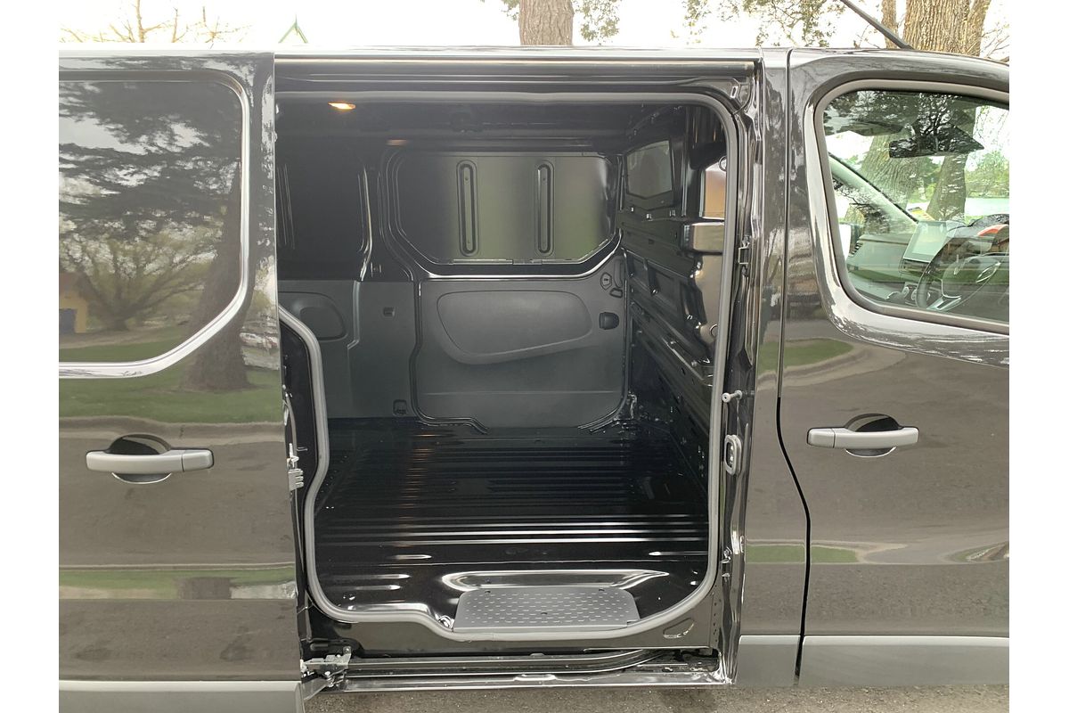 2025 Renault Trafic Pro X82 LWB Low Roof