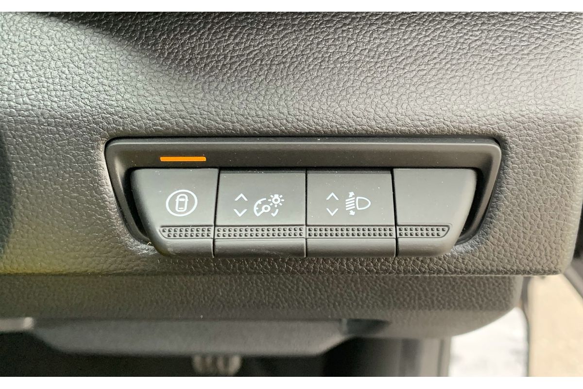 2025 Renault Trafic Pro X82 LWB Low Roof