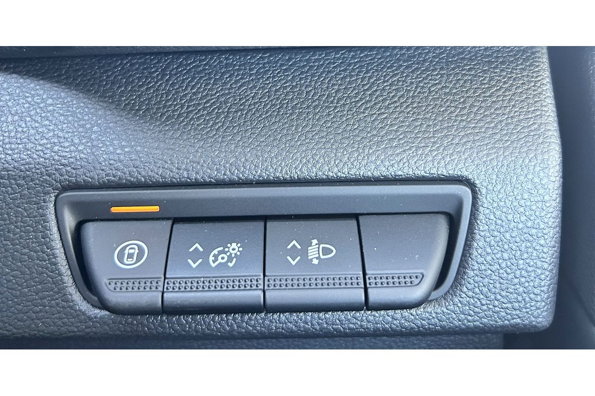 2025 Renault Trafic Pro X82 SWB Low Roof