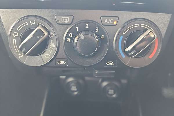 2015 Mazda 2 Maxx DJ Series